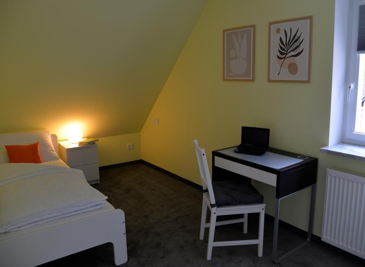 Am Quellenhaeuschen Appartement Naila Buitenkant foto